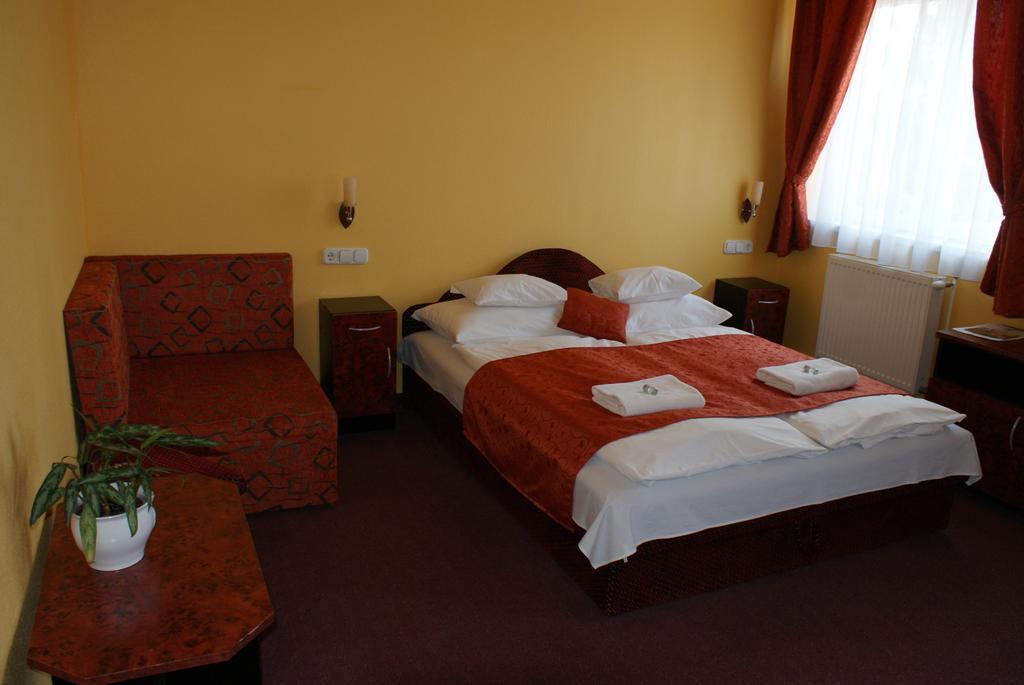 Hotel Palota City Budapest Zimmer foto