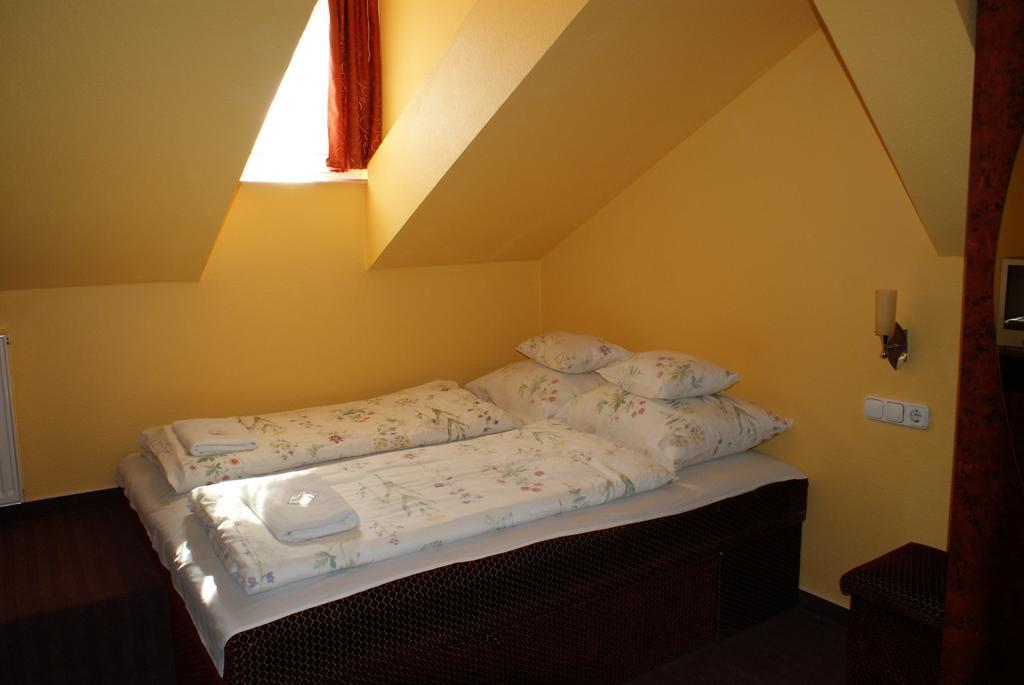 Hotel Palota City Budapest Zimmer foto