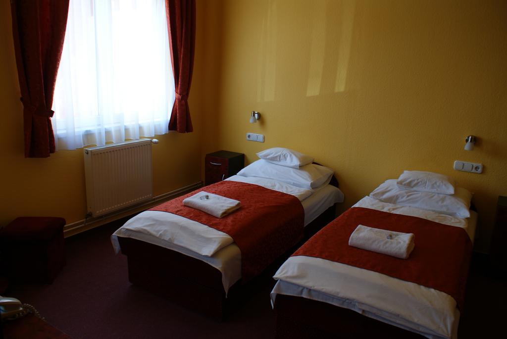 Hotel Palota City Budapest Zimmer foto